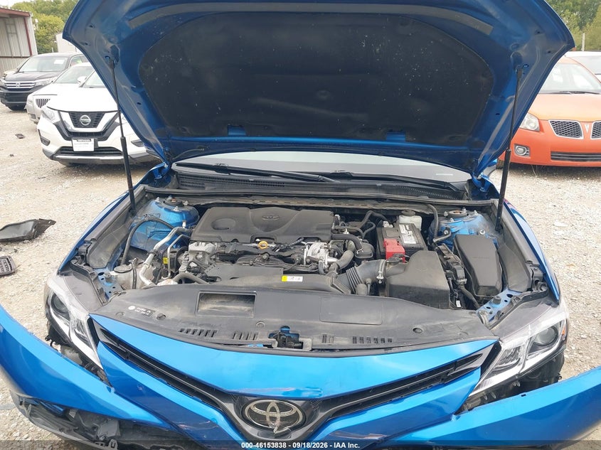 TOYOTA CAMRY - zdjęcie 10