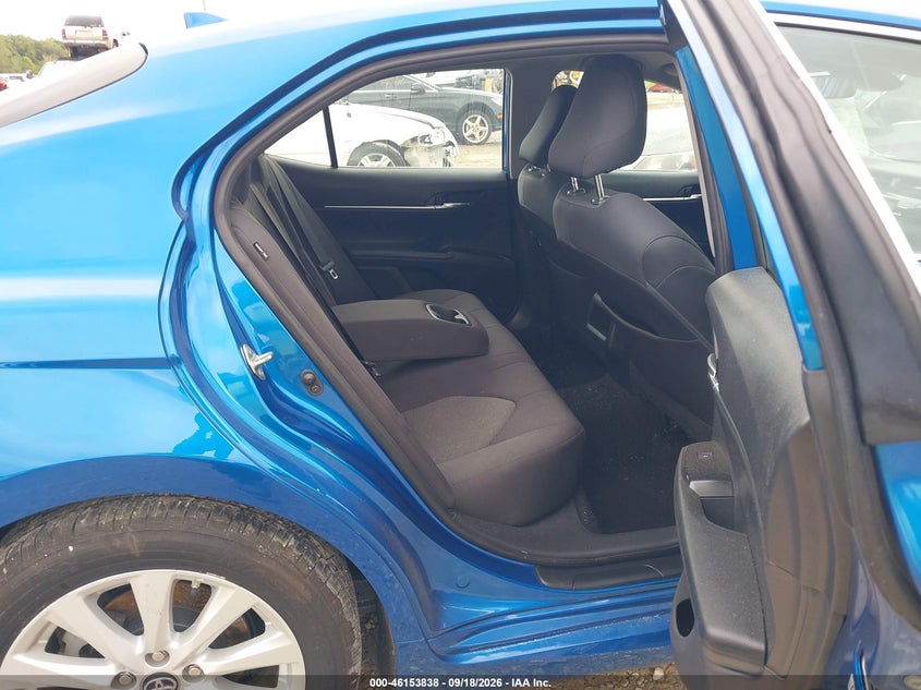TOYOTA CAMRY - zdjęcie 8