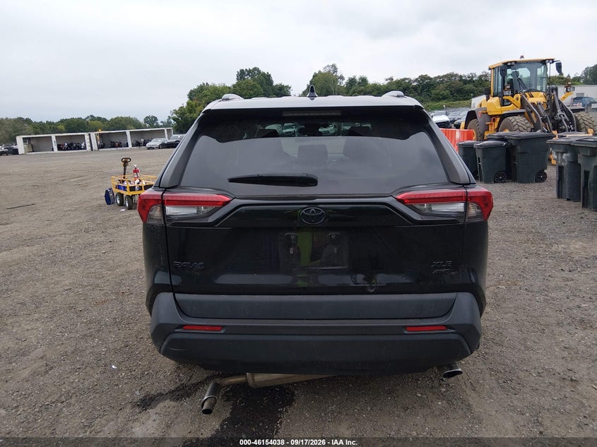 2021 TOYOTA RAV4 XLE PREMIUM · Photo 16