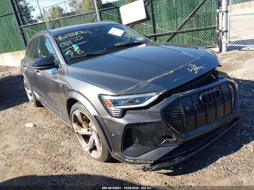 Vin: wa1vcbge8nb042285, lot: 46653880, audi e-tron s prestige quattro 2022 img_1