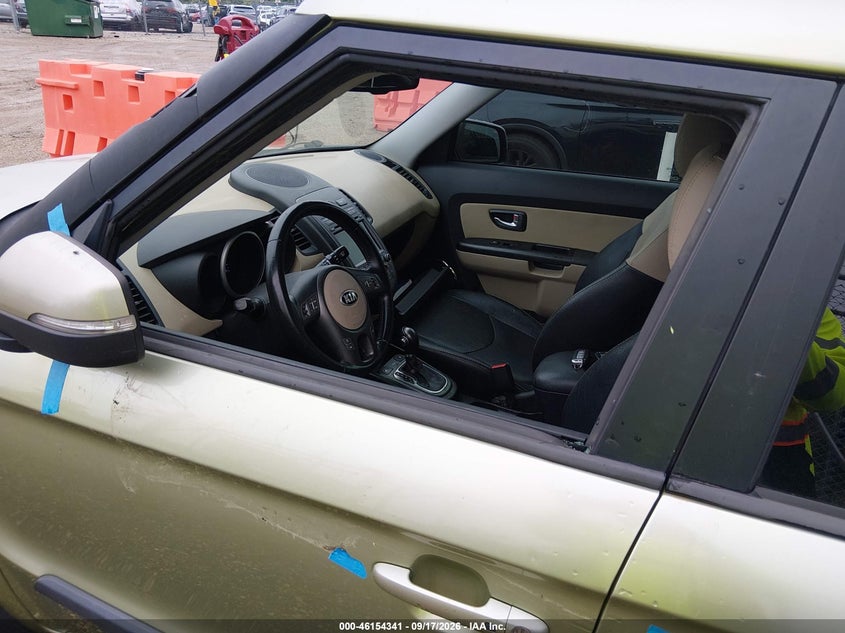 2013 KIA SOUL auction photo 6