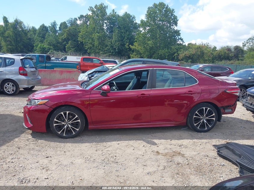 TOYOTA CAMRY - zdjęcie 15