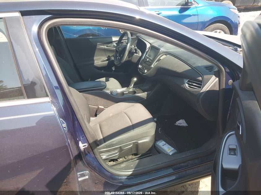 2017 CHEVROLET MALIBU auction photo 5