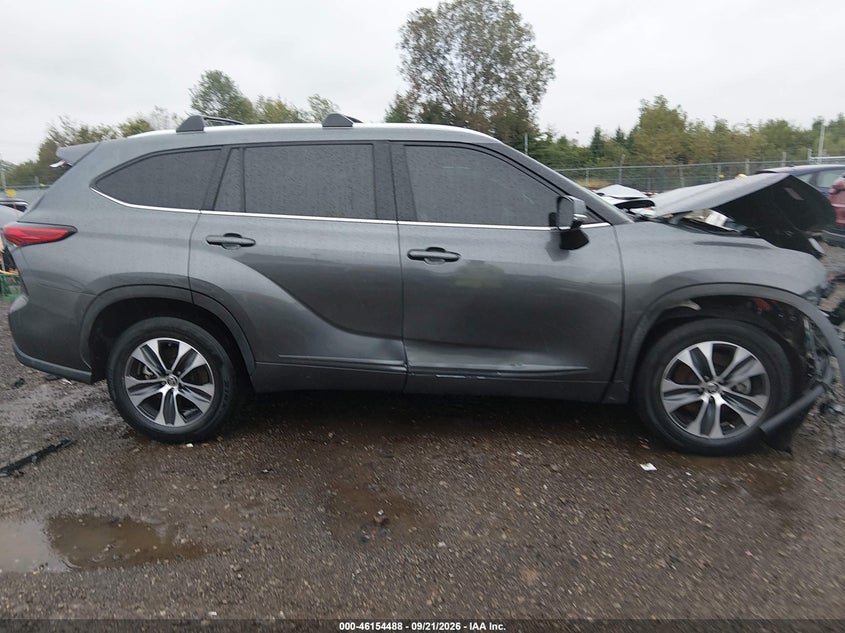 TOYOTA HIGHLANDER - zdjęcie 13