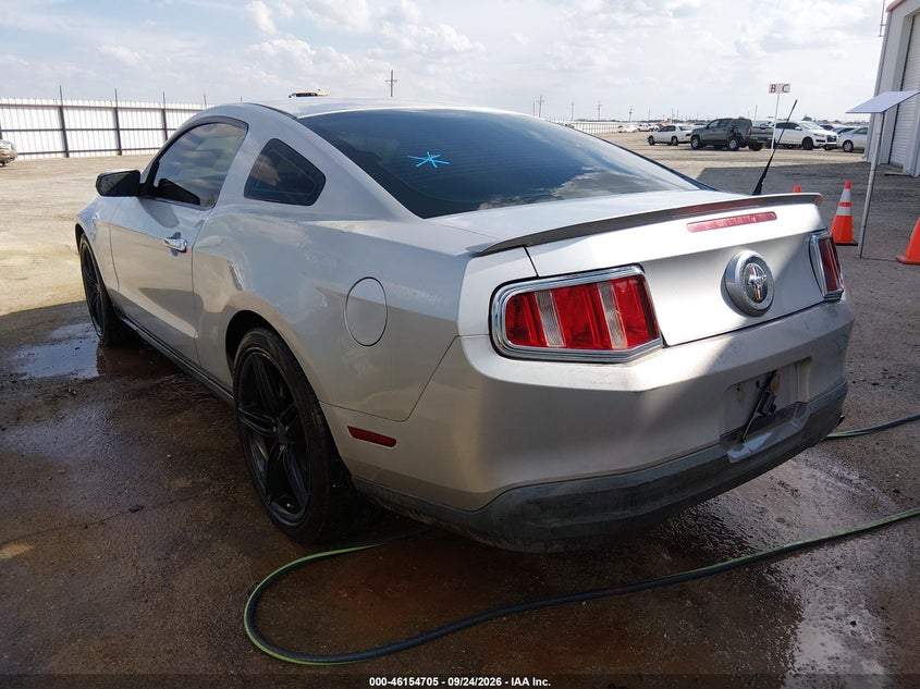Vin: 1zvbp8an0a5137633, lot: 46654504, ford mustang v6/v6 premium 20103