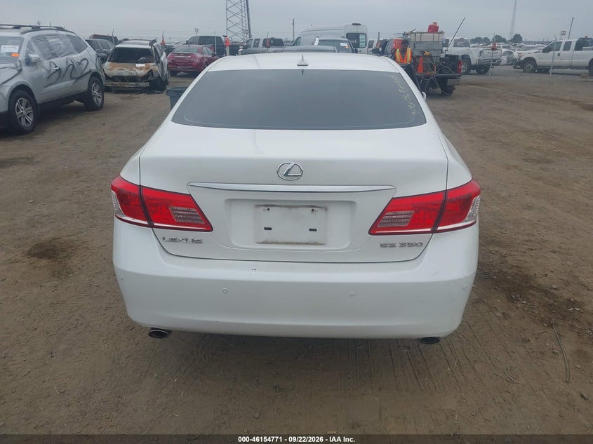 2010 LEXUS ES 350 · Фото 17