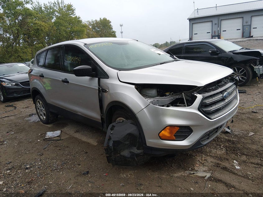 Vin: 1fmcu0f7xhua61832, lot: 46655758, ford escape s 2017 img_1