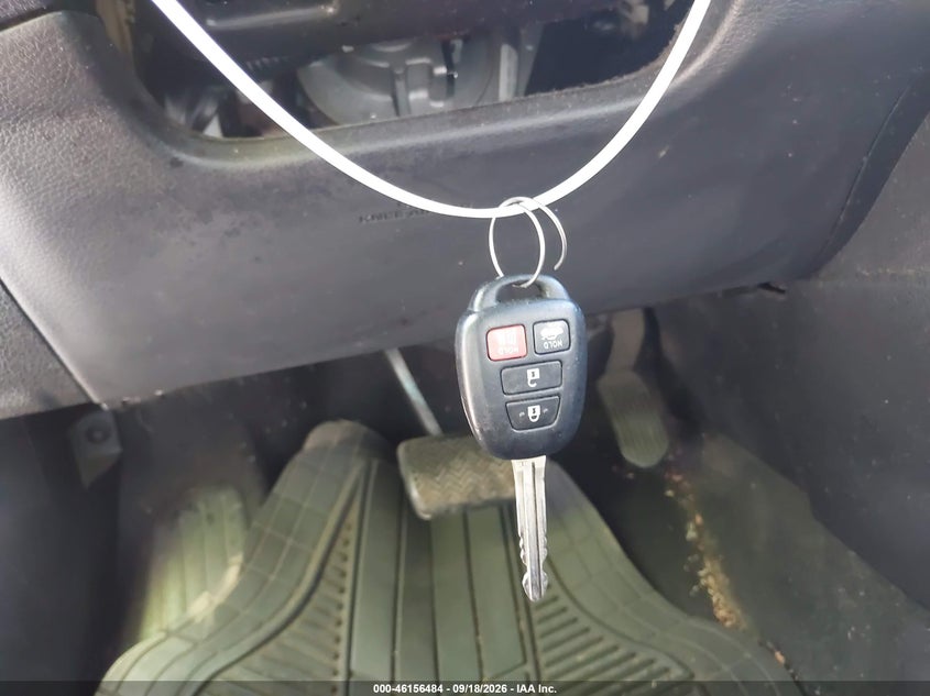 2014 TOYOTA COROLLA LE · Фото 11