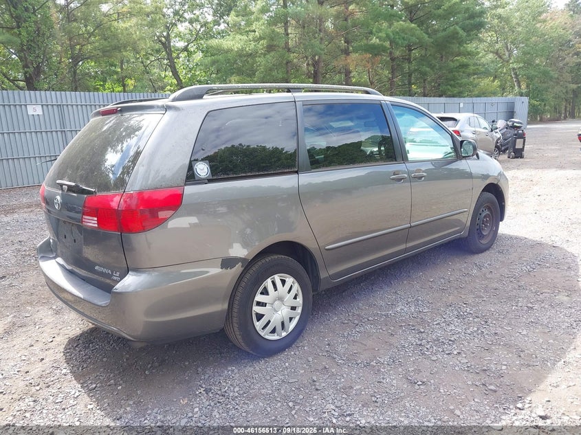 2005 TOYOTA SIENNA auction photo 4