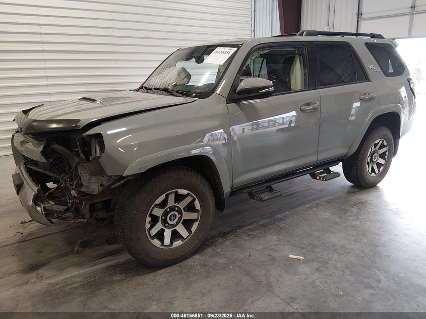 2023 Toyota 4Runner, Front End, IAAI, VIN JTERU5JR0P6123094 — photo 2