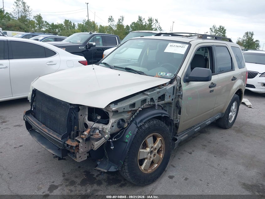 Vin: 1fmcu9dg8aka45993, lot: 46656744, ford escape xlt 20102