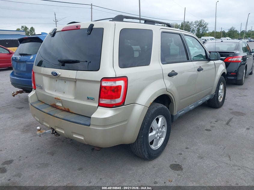 Vin: 1fmcu9dg8aka45993, lot: 46656744, ford escape xlt 20104