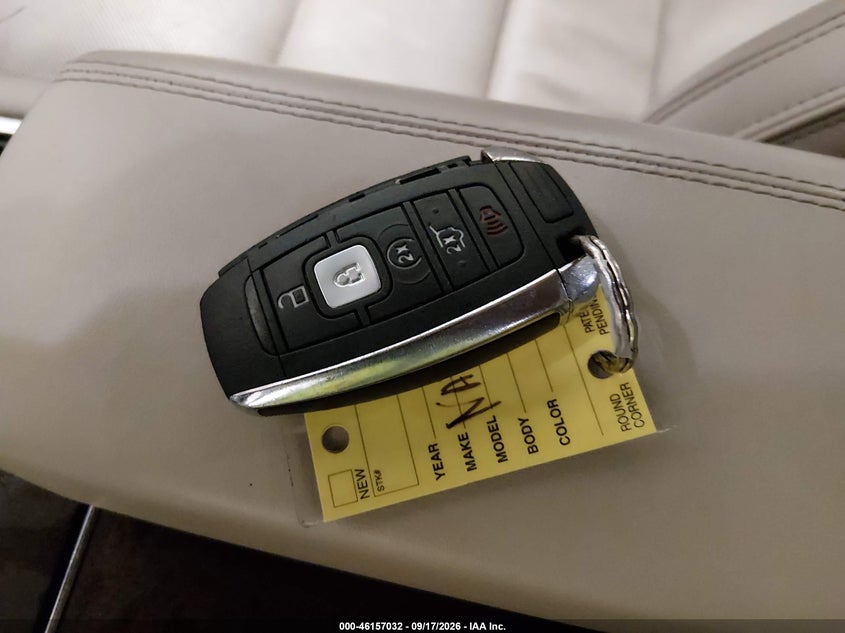 2019 LINCOLN NAVIGATOR SELECT · Photo 11