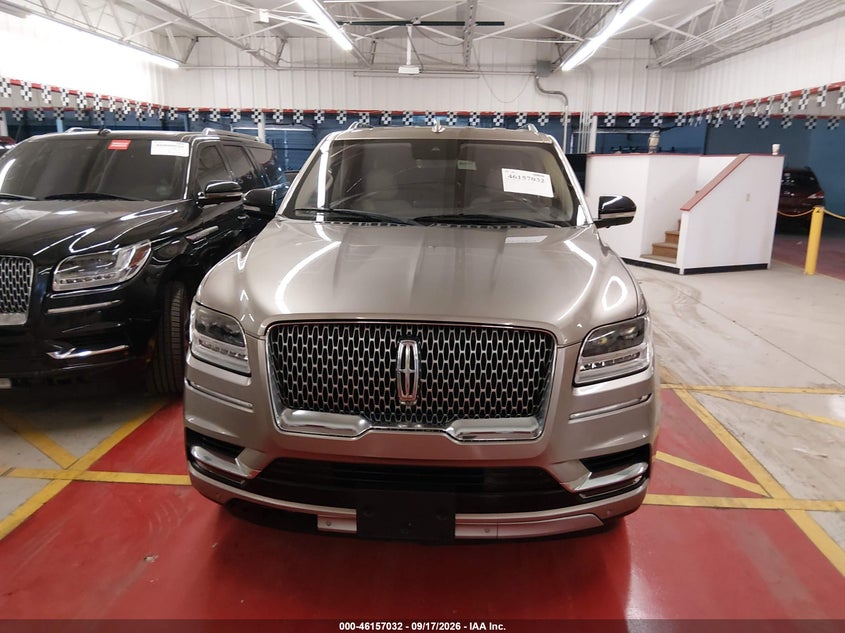 2019 LINCOLN NAVIGATOR SELECT · Photo 12