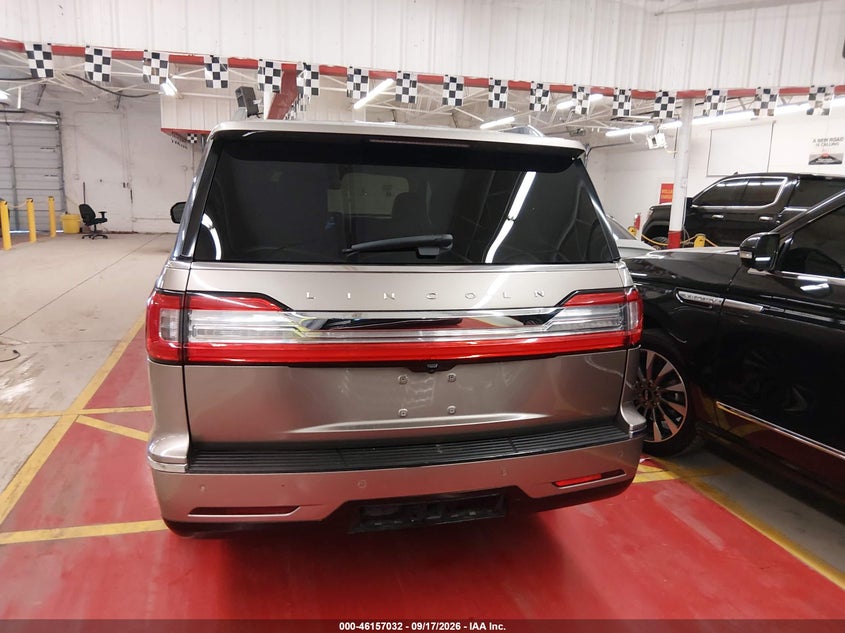 2019 LINCOLN NAVIGATOR SELECT · Photo 16