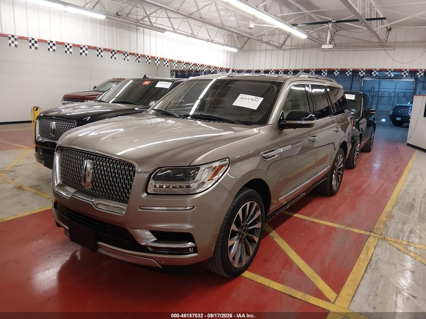 2019 LINCOLN NAVIGATOR SELECT · Photo 2