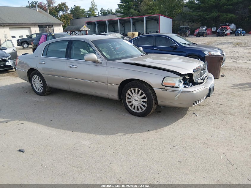 2003 LINCOLN TOWN CAR SIGNATURE