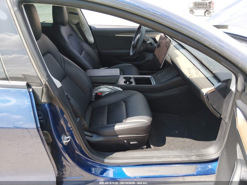 TESLA MODEL 3 - zdjęcie 5