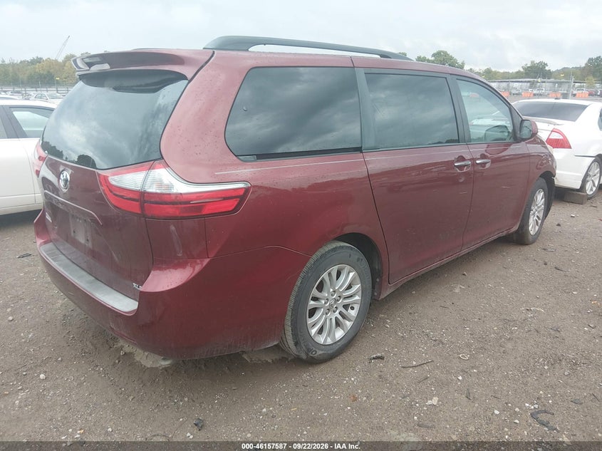 TOYOTA SIENNA - zdjęcie 4