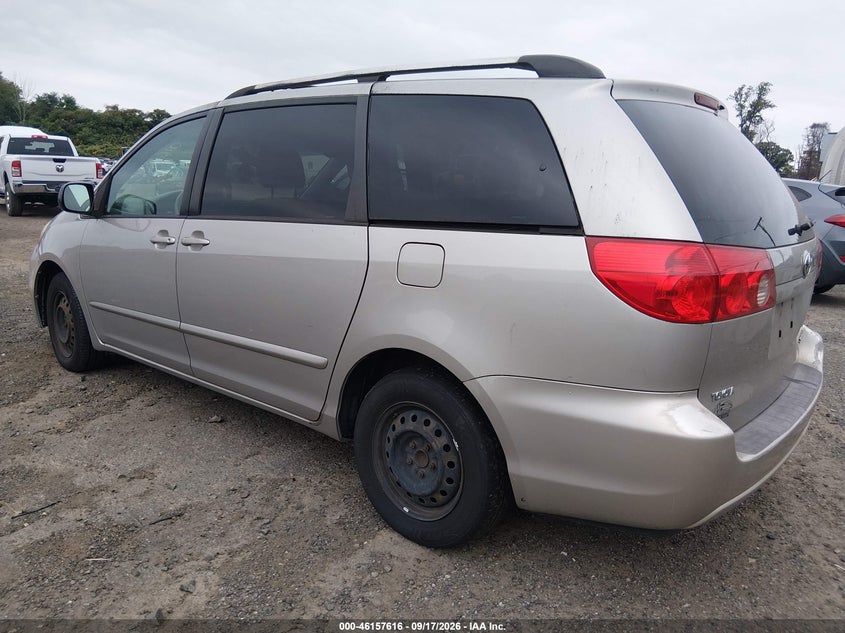 TOYOTA SIENNA