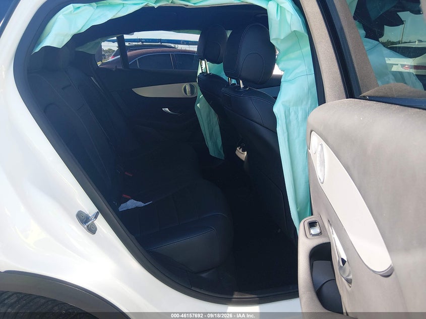MERCEDES-BENZ GLC 300 COUPE - zdjęcie 8