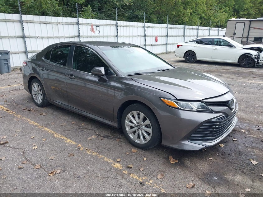 TOYOTA CAMRY - zdjęcie 1