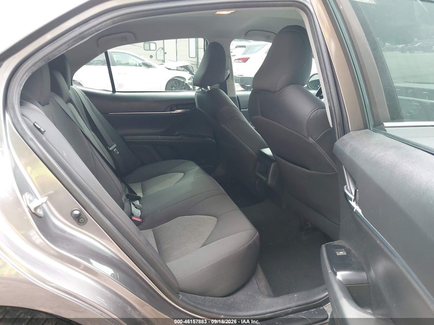 TOYOTA CAMRY - zdjęcie 8