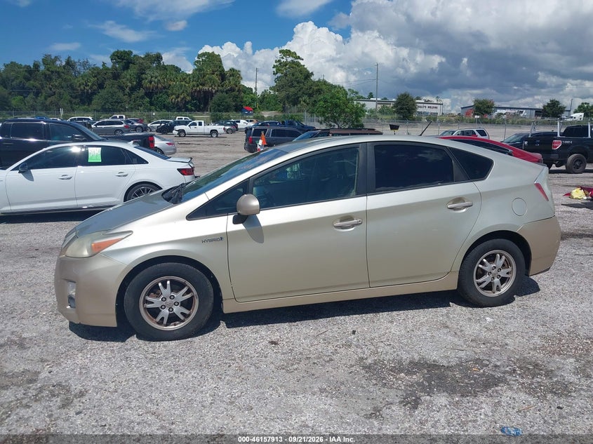 2011 TOYOTA PRIUS TWO · Фото 14