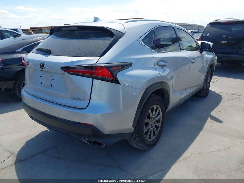 LEXUS NX 300 - zdjęcie 4