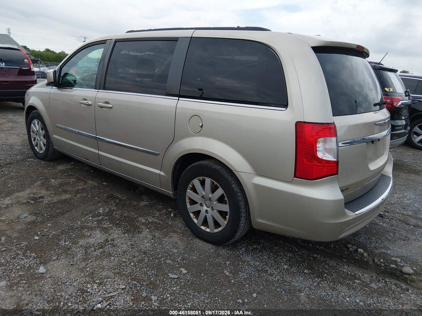 2016 CHRYSLER TOWN & COUNTRY auction photo 3