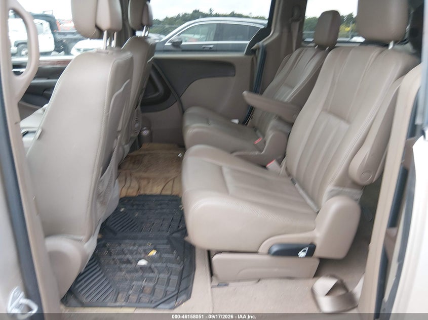 2016 CHRYSLER TOWN & COUNTRY auction photo 8
