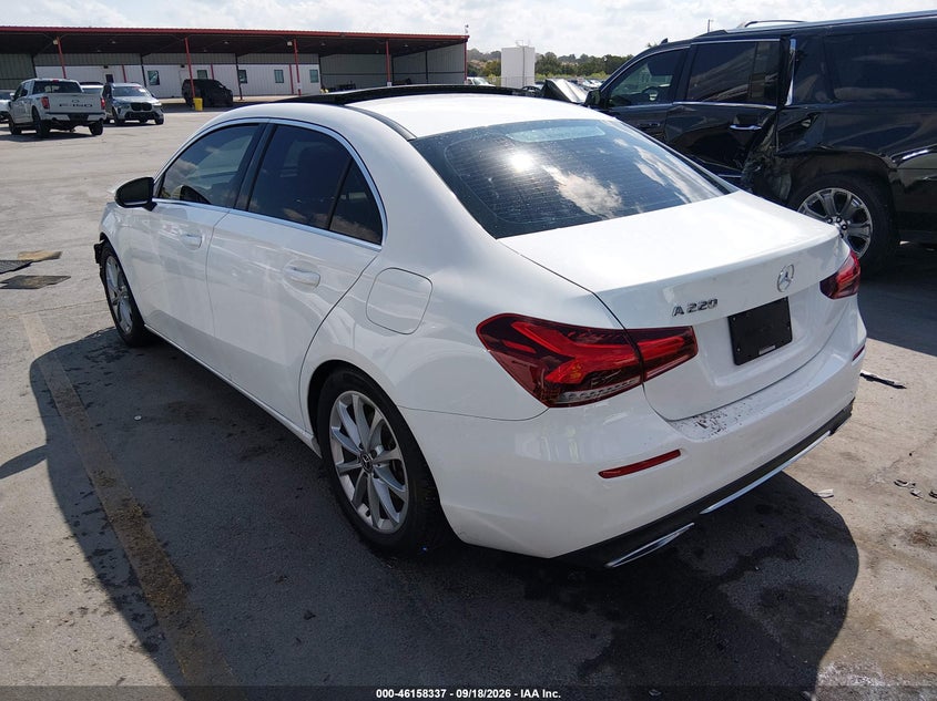 Vin: wdd3g4eb0kw020782, lot: 46658136, mercedes-benz a 220 20193