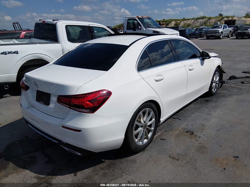 Vin: wdd3g4eb0kw020782, lot: 46658136, mercedes-benz a 220 20194