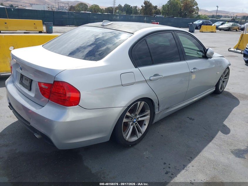2011 BMW 335I · Фото 4