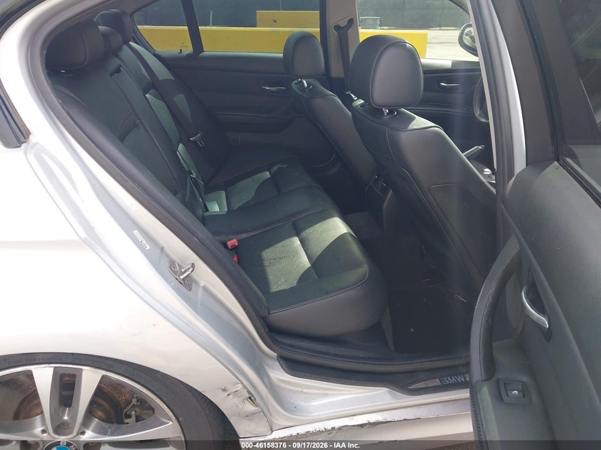 2011 BMW 335I · Фото 8