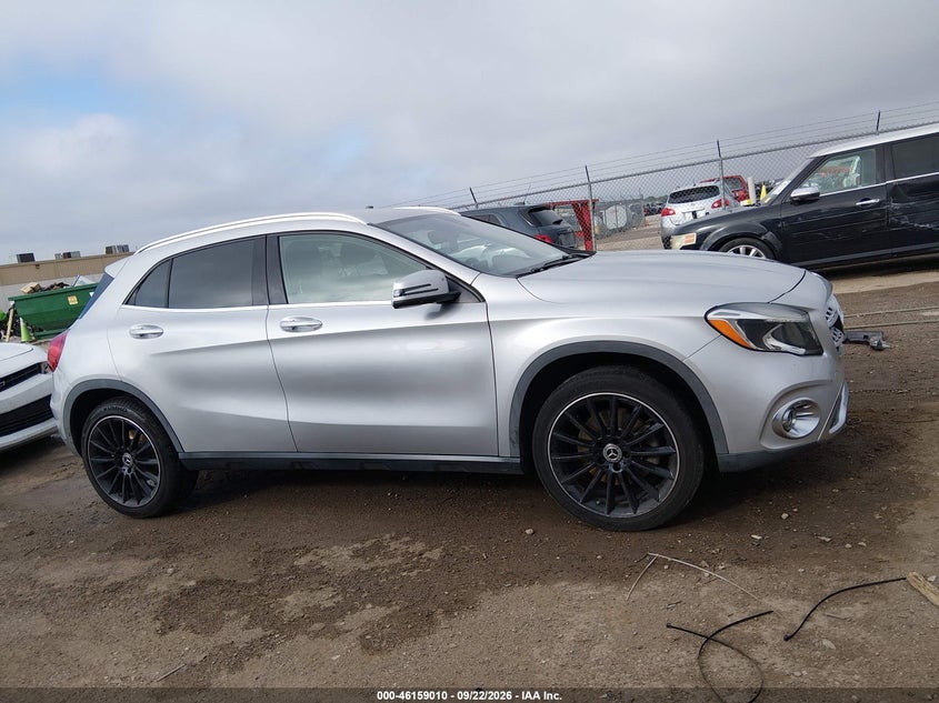 MERCEDES-BENZ GLA 250 - zdjęcie 13