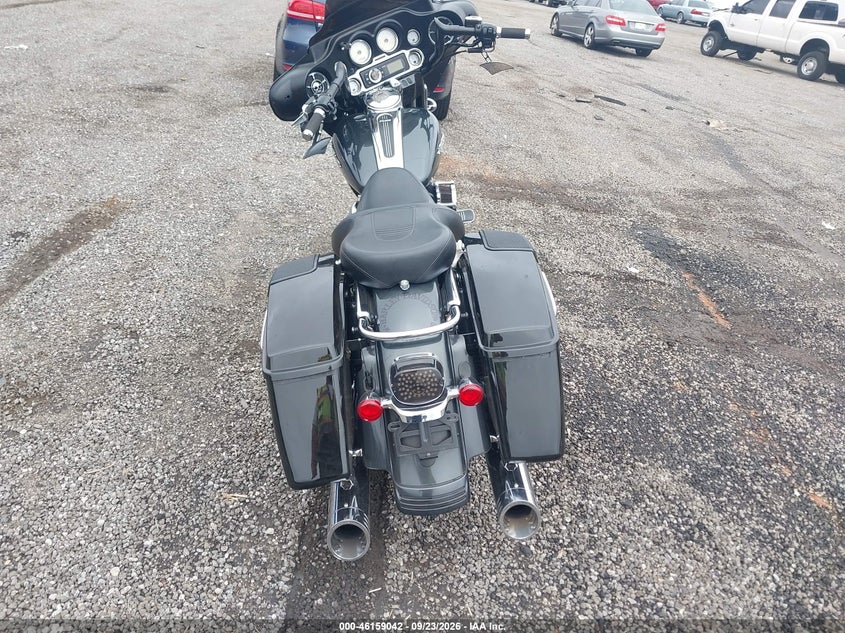 HARLEY-DAVIDSON FLHXI 2006