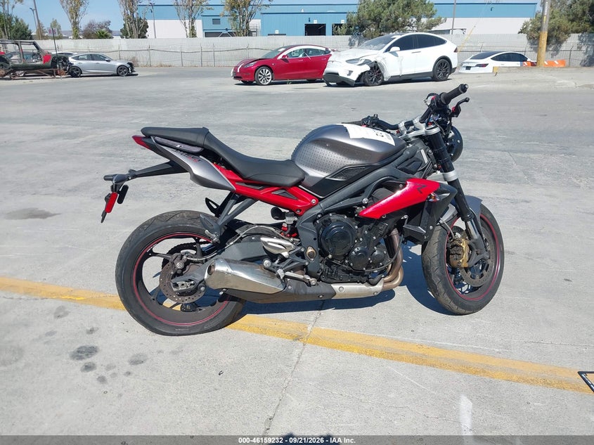 TRIUMPH STREET TRIPLE 2015