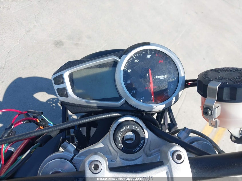 TRIUMPH STREET TRIPLE 2015
