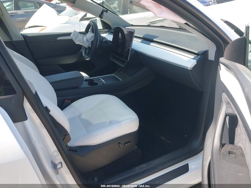 TESLA MODEL Y 2023 VIN 7SAYGDEE8PA106055