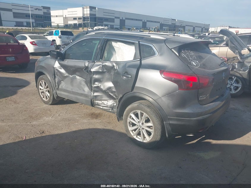Vin: jn1bj1cp8hw035983, lot: 46659939, nissan rogue sport sv 20173