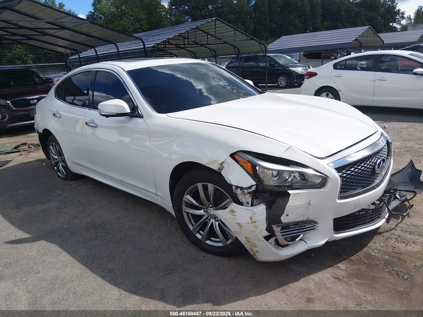 2016 INFINITI Q70 3.7X