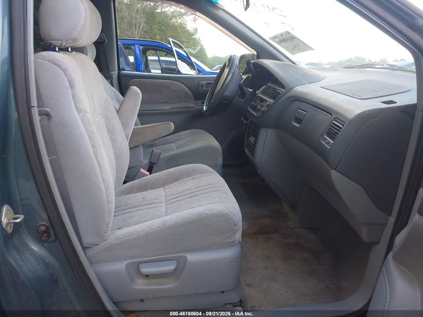 TOYOTA SIENNA 2000 VIN 4T3ZF13C8YU245377