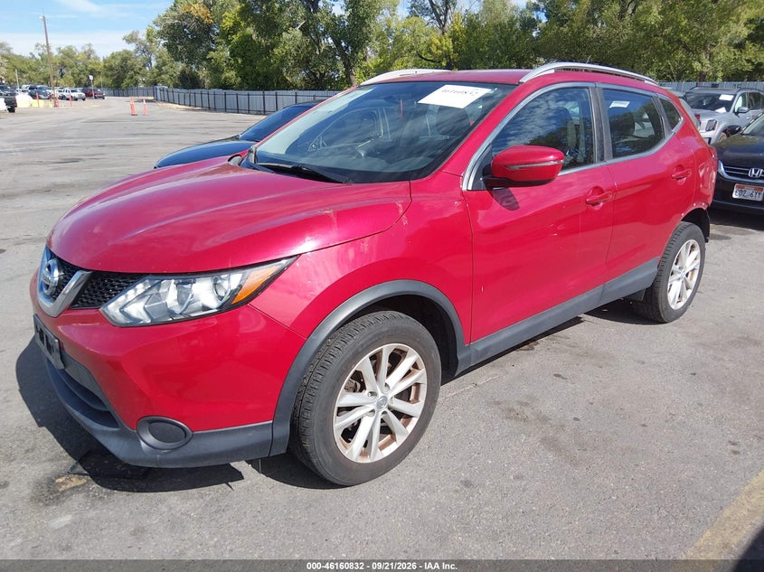 Vin: jn1bj1cr2hw142898, lot: 46660631, nissan rogue sport sv 20172