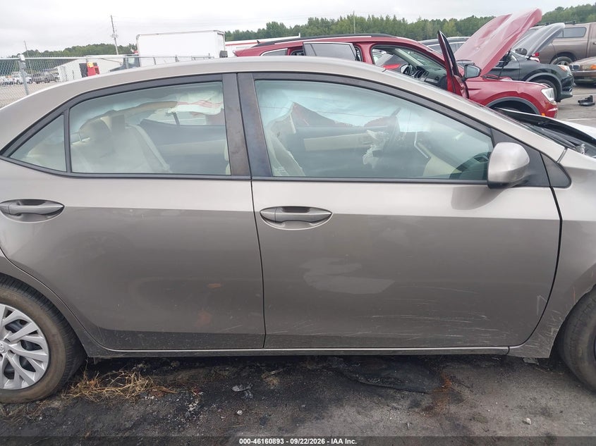 TOYOTA COROLLA - zdjęcie 14