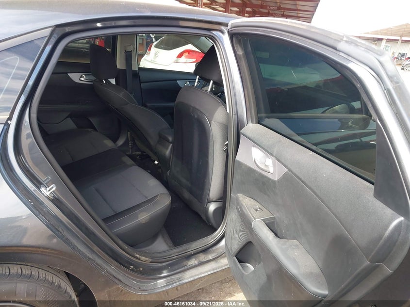 Kia Forte - фото 8