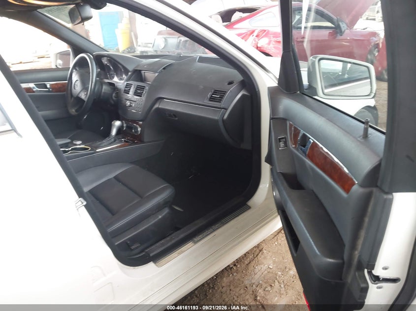 Mercedes-Benz C 300 - фото 5