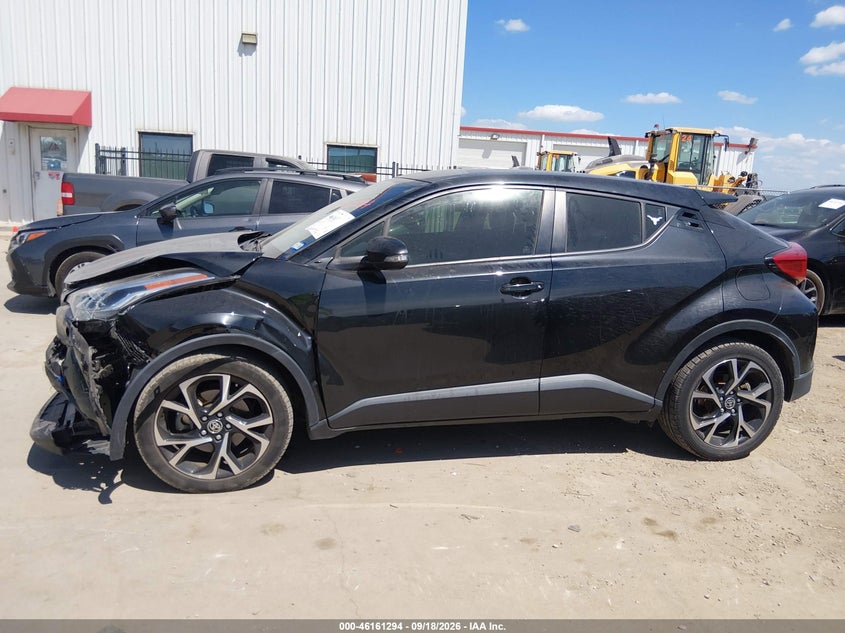TOYOTA C-HR - zdjęcie 14
