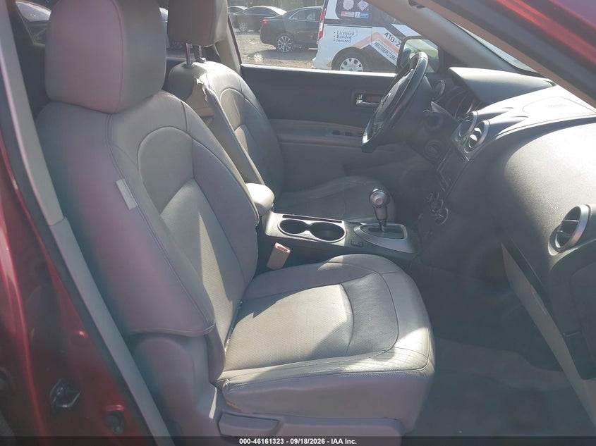 2010 NISSAN ROGUE auction photo 5