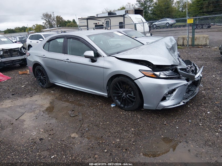 TOYOTA CAMRY - zdjęcie 1